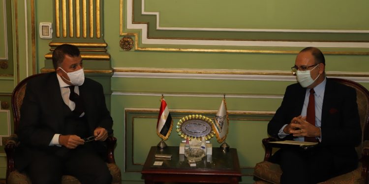 السفير المكسيكي يبحث التعاون الأكاديمي بجامعة عين شمس