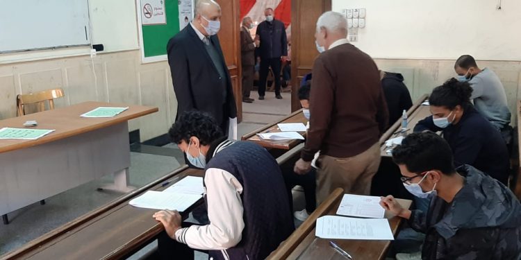 بدء امتحانات "الميدتيرم" بـ"تجارة عين شمس"