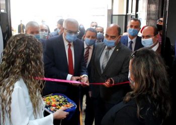 جامعة المنصورة تفتتح معرضها الدائم للملابس