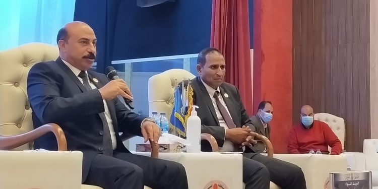 جامعة أسوان تناقش خطة انتظام العملية التعليمية وتطبيق إجراءات الوقاية من كورونا