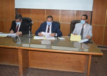 «آداب سوهاج» تعلن تخفيض مصروفات البرامج لأبناء العاملين