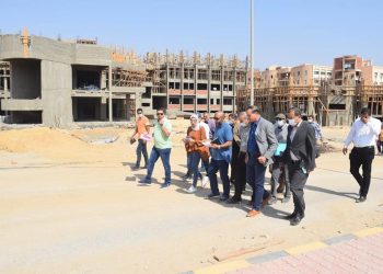 وفد وزارة التخطيط يتابع الموقف التنفيذي للمشروعات الإنشائية بجامعة سوهاج