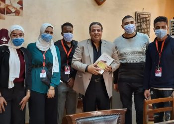 إقبال طلابي كبير على معرض الكتاب المجاني لأسرة كيان "آداب عين شمس"