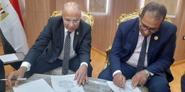 برتوكول تعاون بين "تربية رياضية أسوان" ومنطقة الصعيد للسباحة|صور