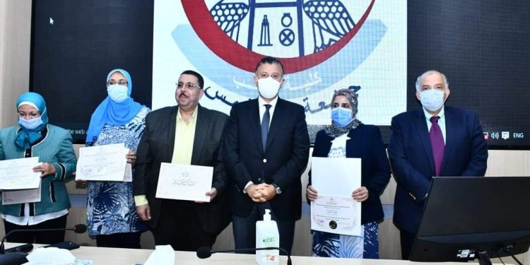 رئيس جامعة عين شمس: مستمرون في الاستعداد لمواجهة أي موجات لـ"كورونا"