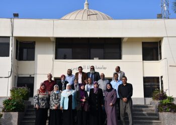 جامعة القناة توفر أتوبيسات لنقل الناخبين إلى اللجان الانتخابية "صور"