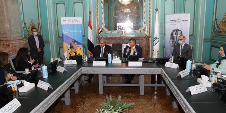 رئيس جامعة عين شمس يوقع بروتوكول تعاون مع المنطقة ٢٤٥١ الروتارية مصر
