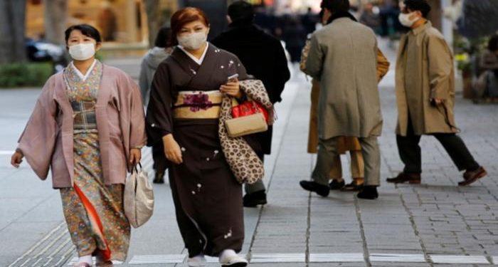 حذر ياباني من خرق إجراءات كورونا.. وقلق من الموجة الثالثة للفيروس