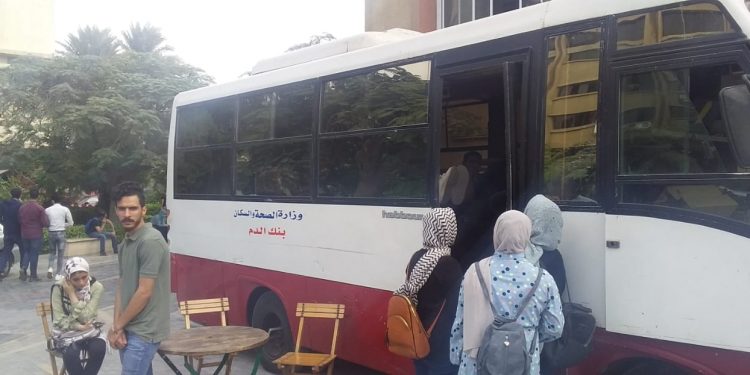 تربية عين شمس تنظم حلة للتبرع بالدم بحرم الكلية
