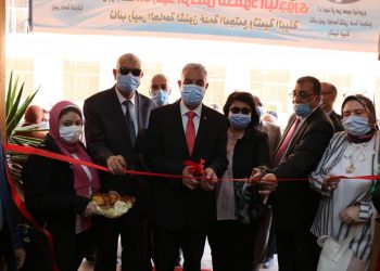 رئيس جامعة المنوفية ونوابه يفتتحون معرض الأسبوع البيئي الثامن