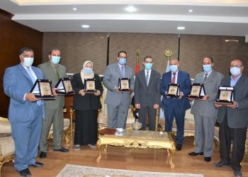 محافظ الغربية يكرم مديري المدارس الفنية ويؤكد كل الدعم لتطويره "صور"