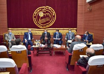 جامعة بنى سويف تدعم طلاب البرنامج الدولي ب3 الآف جنيه