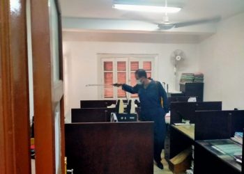 تطهير مكاتب العاملين بديوان مديرية تعليم الغربية "صور"