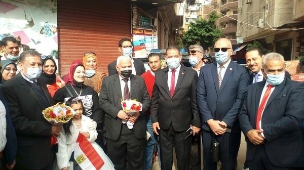 مدير تعليم الإسكندرية يتفقد اللجان الانتخابية بمدارس المحافظة “صور”