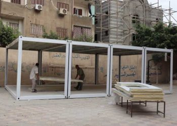 "الفصل الطائر" يحل مشكلة التباعد بمدارس المطرية