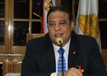 آداب عين شمس: الحرمان من دخول الجامعة عقوبة عدم اراتداء "الكمامة"