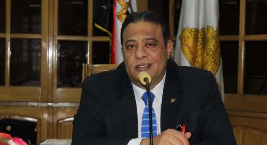 آداب عين شمس: الحرمان من دخول الجامعة عقوبة عدم اراتداء "الكمامة"