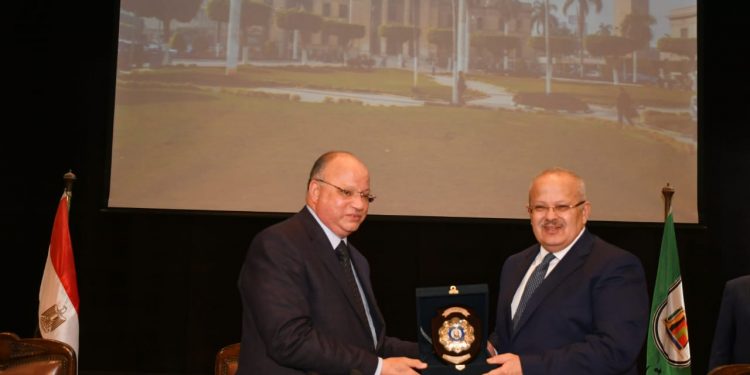 رئيس جامعة القاهرة يعلن فوز 32 عالمًا وباحثًا بجوائز الجامعة لعام 2019