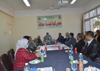 جامعة أسوان توقع 4 عقود مشروعات بحثية مع دعم المشروعات بالتعليم العالي