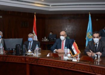 مجلس جامعة طنطا يكرم رواد التميز في قائمة أفضل علماء العالم