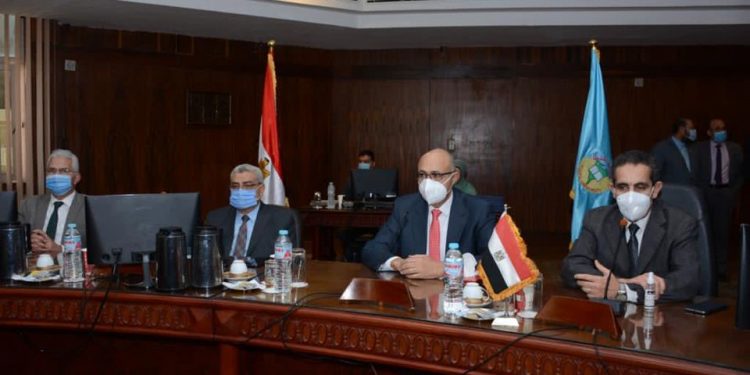 مجلس جامعة طنطا يكرم رواد التميز في قائمة أفضل علماء العالم
