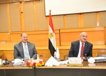 جامعة أسيوط: تعميم تطبيق التصحيح الإلكتروني على كافة الكليات