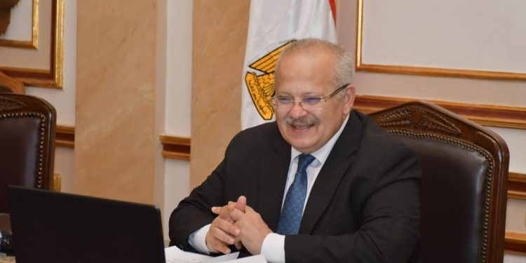 جامعة القاهرة: المنصة التعليمية الذكية تستضيف مدربين دوليين