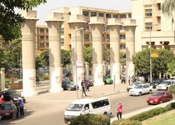 مركز تعليم الكبار بـ«عين شمس»: قرار إلزام الطلاب بمحو أمية 4 أشخاص قديم