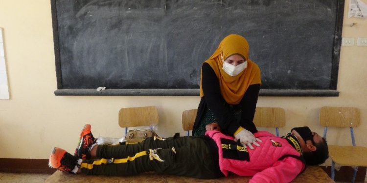 جامعة المنيا: الكشف الطبي على 580 شخص بالقافلة المتكاملة بـ«الحواصلية»