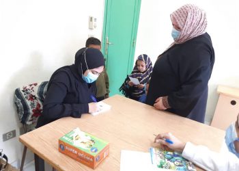 القوافل الطبية لجامعة المنوفية تجري الكشف الطبي على 900 حالة بالمحافظة