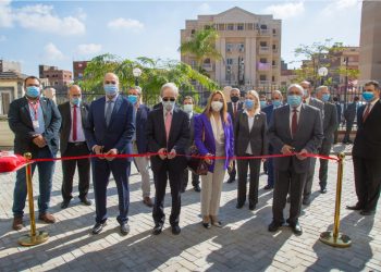 السفير الياباني بالقاهرة يفتتح ورشة تصنيع أثاث المدينة الجامعية بـ E-JUST