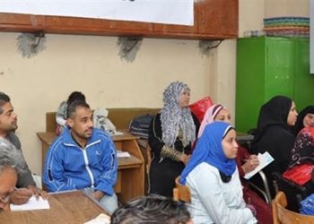 وزير التعليم: لابد من جذب المرأة الأمية للتعليم والقضاء على إحساسها بالقلق