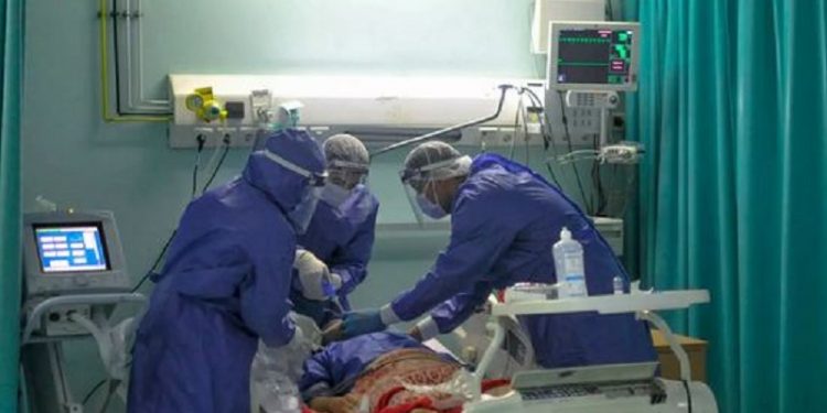 علماء بريطانيون يحذرون من موجة ثالثة لـ"كورونا" بعد عطلة عيد الميلاد