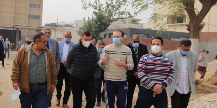 رئيس جامعة عين شمس: الجامعة لا تألو جهدًا في تطوير كافة الخدمات التعليمية للطلاب