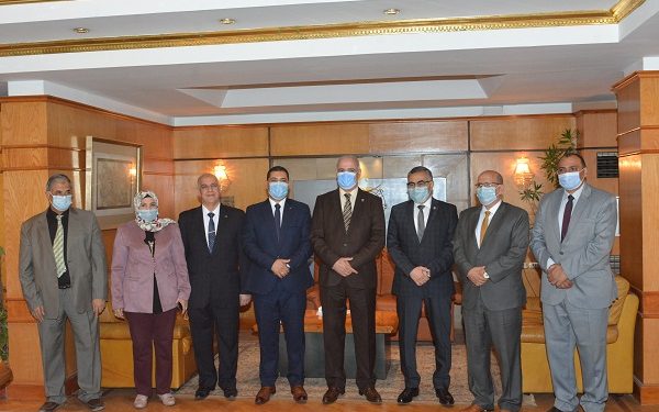 جامعة الفيوم: مكافأة مالية للطلاب عن كل دارس يجتاز اختبار محو الأمية بنجاح