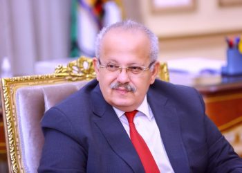 رئيس جامعة القاهرة: إصدار دليل للتعايش الآمن والصحي مع كورونا