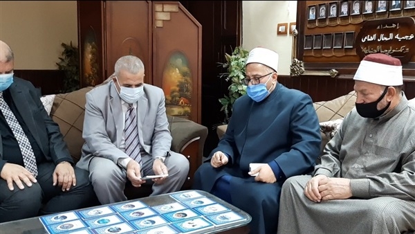 لوضعها بالمدارس تعليم دمياط تتسلم كتب ضد الأفكار المضللة من الأوقاف