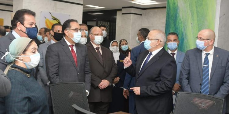 رئيس جامعة القاهرة: تطوير قصر العيني وفق الكود العالمي للمستشفيات