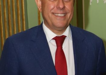 ضم مركز الدراسات البردية والنقوش إلى كلية الآثار جامعة عين شمس 