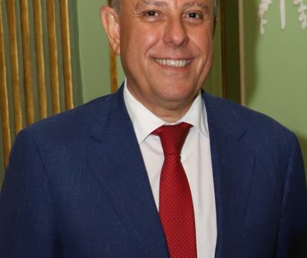 ضم مركز الدراسات البردية والنقوش إلى كلية الآثار جامعة عين شمس