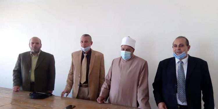 نائب رئيس جامعة الأزهر يتفقد سير العملية التعليمية بكلية اللغة العربية بالزقازيق