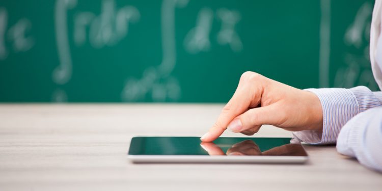 "أمهات مصر" يكشفن عن مطالب ثانوية "دفعة التابلت"