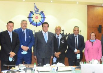 مجلس الجينوم المصرى بحضور وزيرى التعليم العالى والصحة يقر خطة العمل