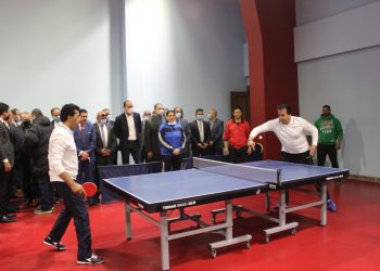 وزير التعليم العالي يشهد انطلاق دوري الوزارات ويشارك في مباراة استعراضية