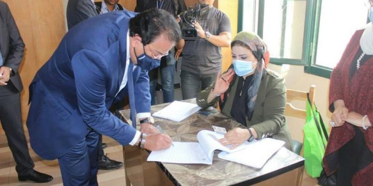 وزير التعليم العالي والبحث العلمي يدلي بصوته في انتخابات مجلس النواب