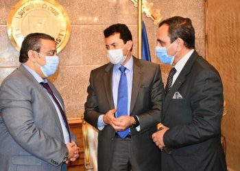 أشرف صبحى يشارك في الإمتحانات التأهيلية للدكتوراه بتربية رياضية قناة السويس