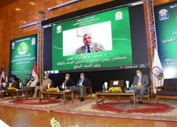 مستشار الرئيس يطالب الجميع الإلتزام  بالإجراءات الإحترازية ويحذر من خطورة الفيروس