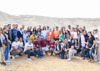 وزيرتا الهجرة والبيئة مع الشباب فى المحمية