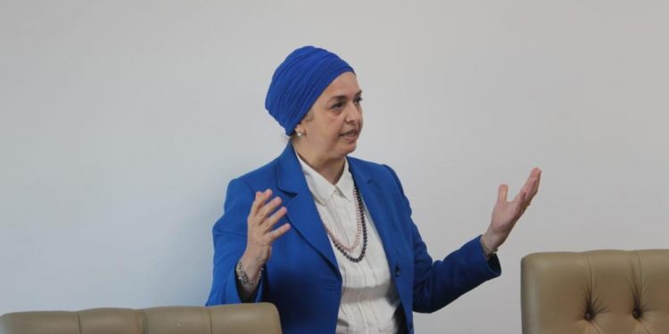 د دينا راشد عميد مساعد جامعة شيكاغو