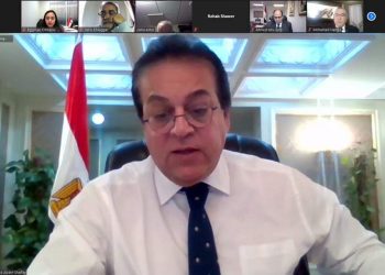 وزير التعليم العالى د حالد عبد الغفار مع المصريين فى كنداباحث